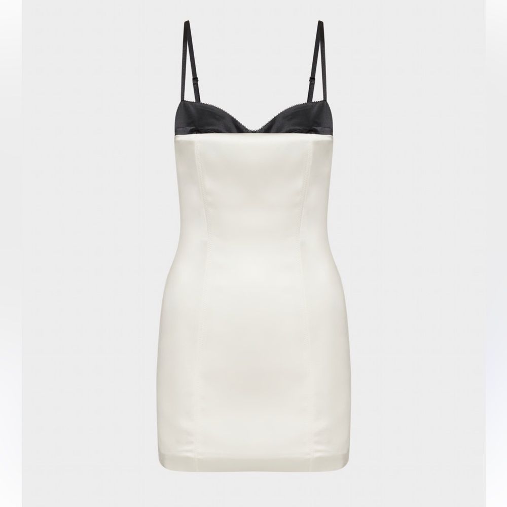 New with tags Satin Dress size Small Aritzia